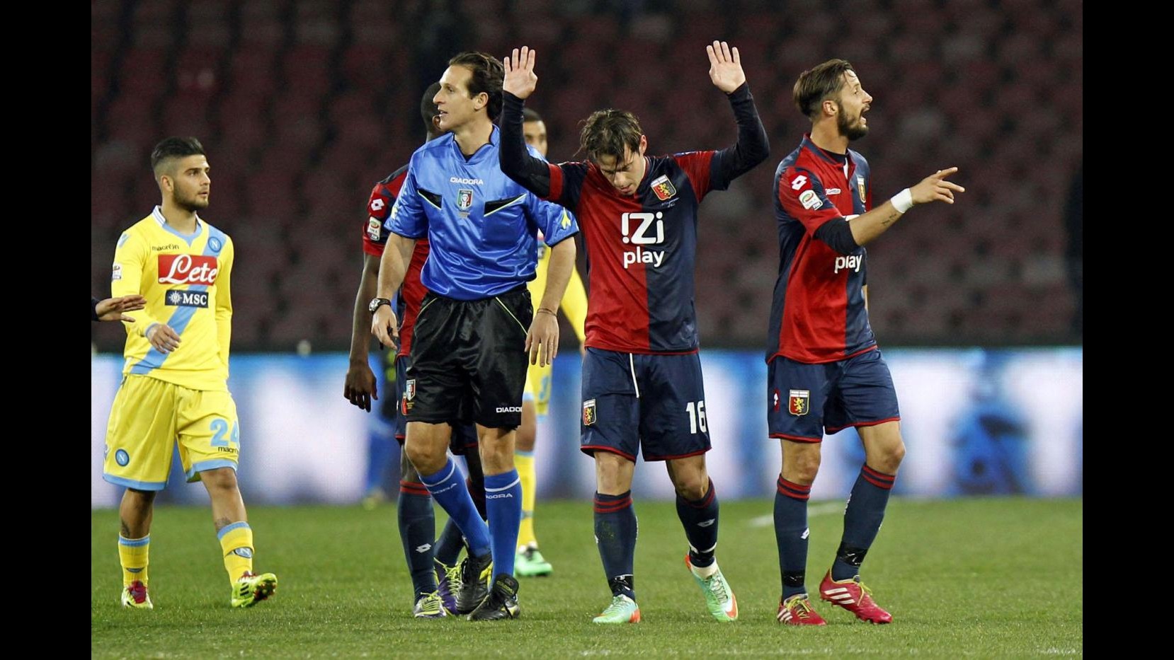 Serie A, a Higuain replica Calaiò: Napoli-Genoa 1-1 al San Paolo. Azzurri a -6 dalla Roma