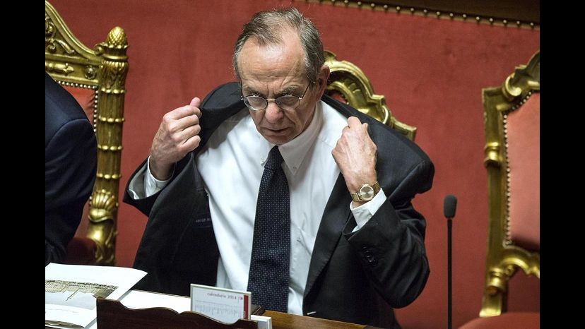 Governo, Quirinale: Padoan presta giuramento davanti a Napolitano