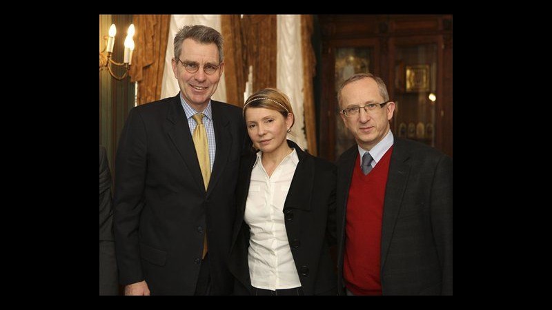Ucraina, Tymoshenko ha visto ambasciatori Usa e Ue, poi dalla madre