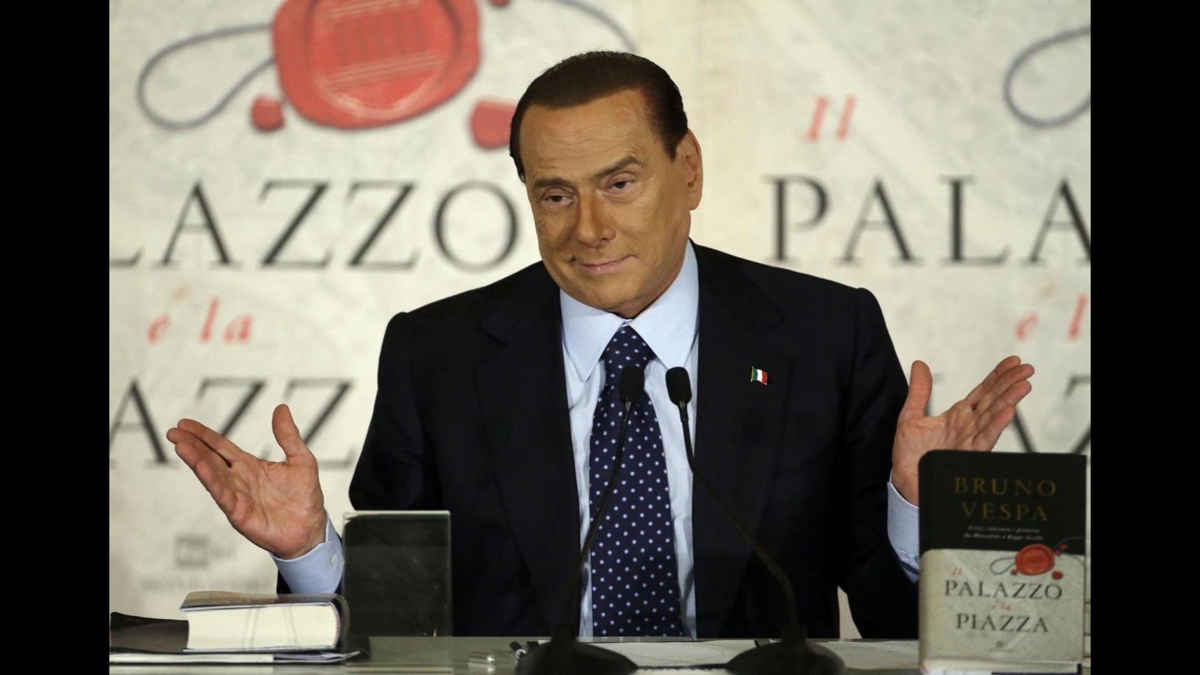 Berlusconi: Sono fidanzato con Francesca Pascale, è bella dentro