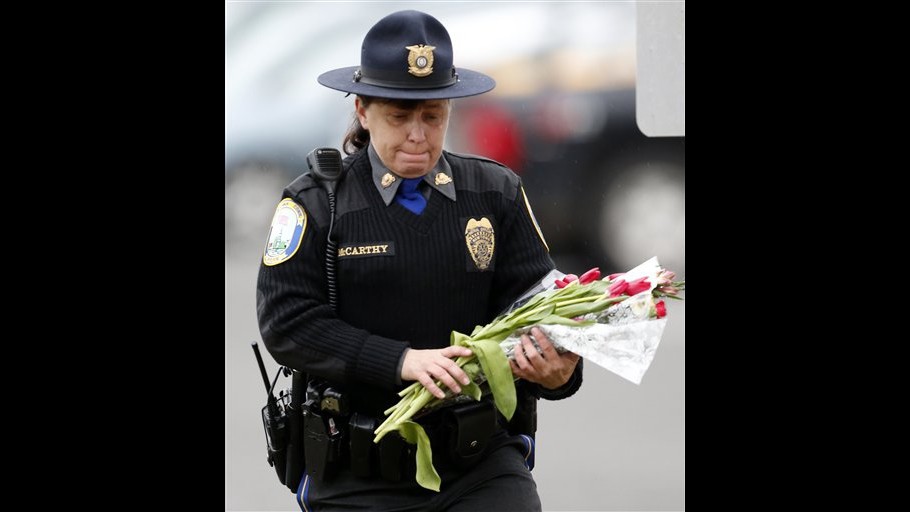 Strage Newtown, Lanza si è suicidato all’arrivo della polizia