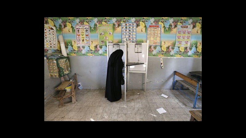 Egitto, gruppi diritti: Annullare voto di ieri, troppi brogli