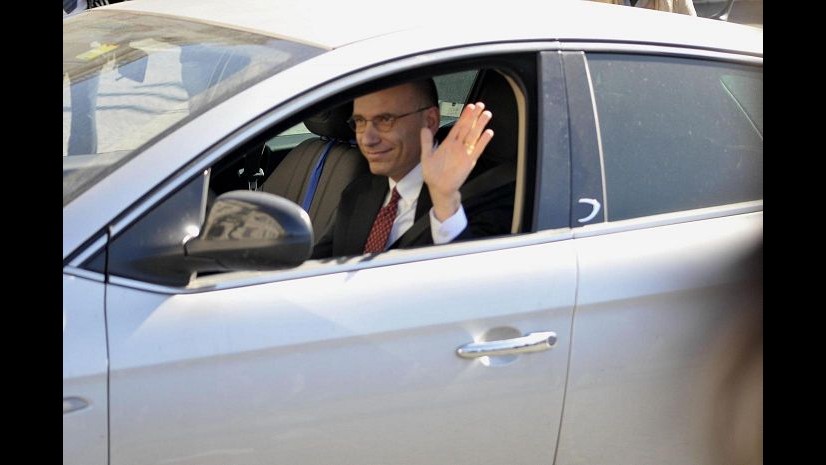 Letta cambia profilo twitter: Deputato Repubblica, scompare “Pd”