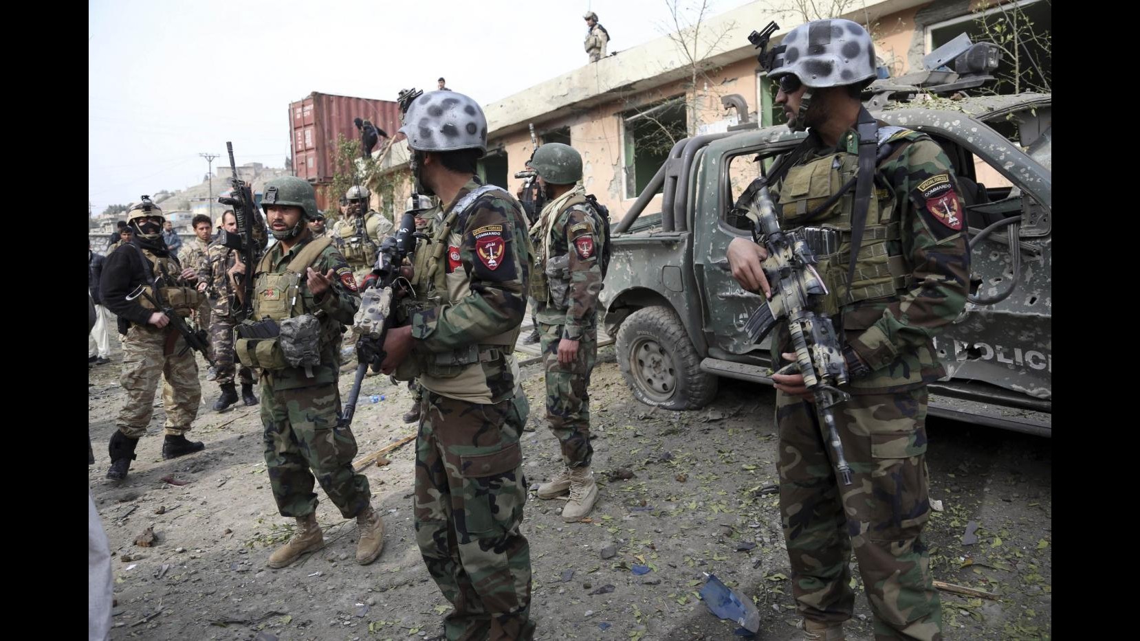 Afghanistan, talebani attaccano checkpoint esercito: 19 soldati morti