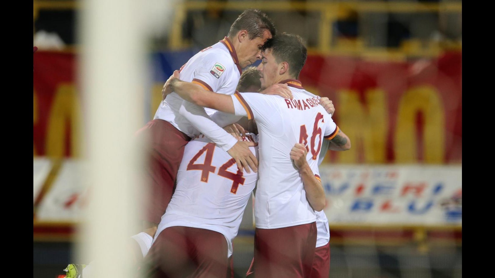 Serie A, alla Roma basta Nainggolan: Bologna ko 1-0 al Dall’Ara, Juve a -6