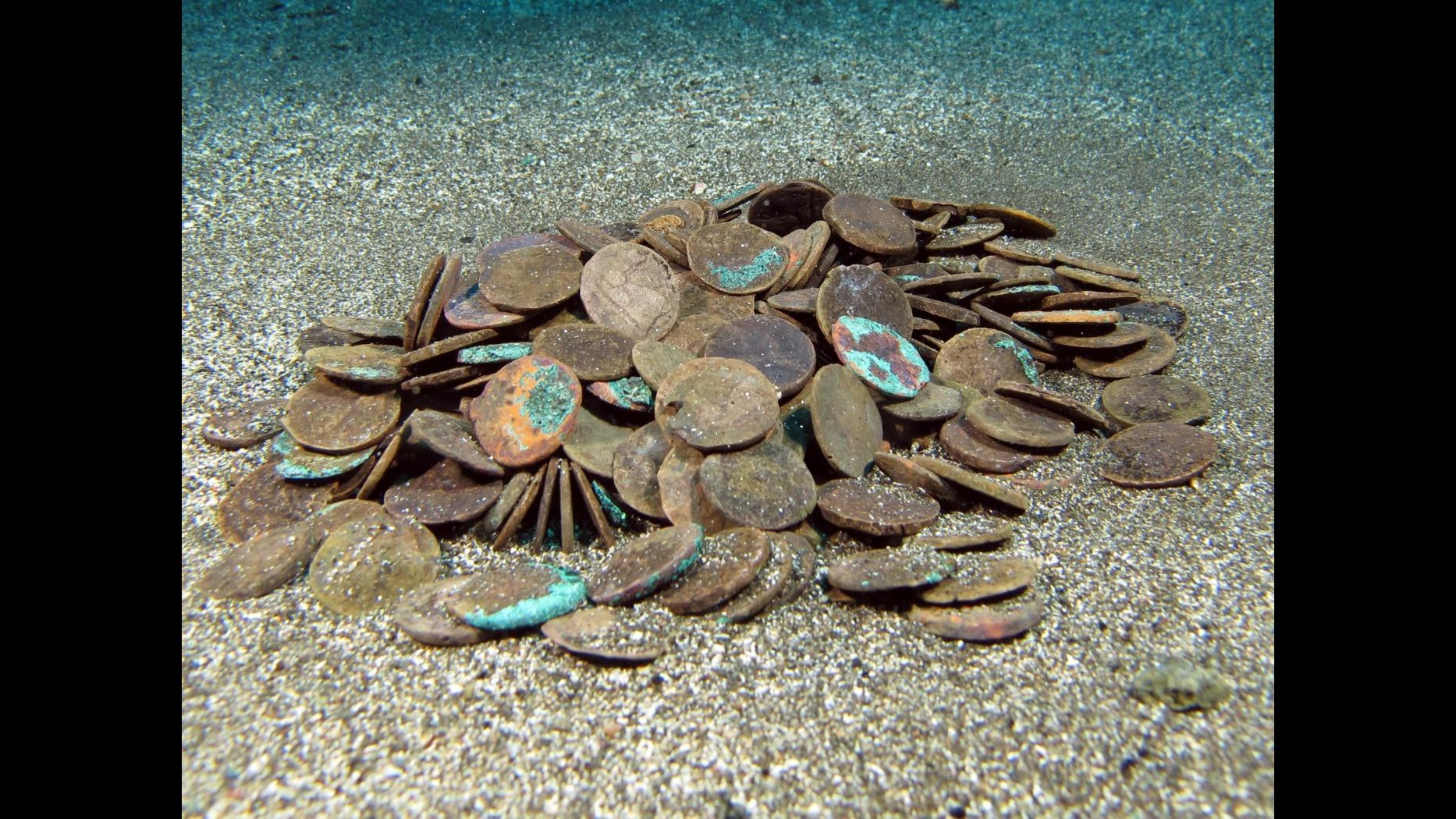 Siracusa, confiscate 4mila monete antiche: consegnate a museo Orsi