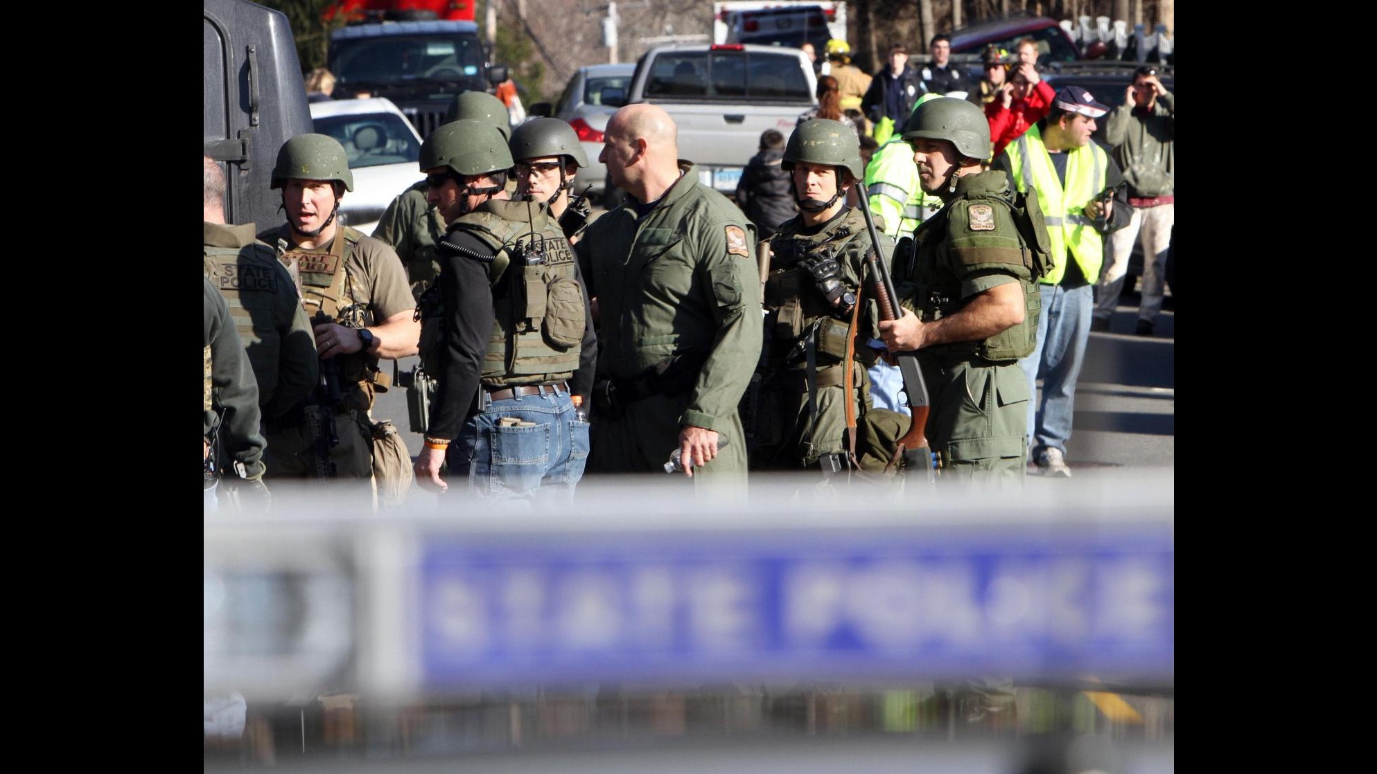 Strage Newtown, 26 vittime di cui 20 bambini. Lacrime di Obama