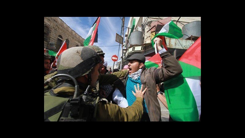 Medioriente, 2 manifestanti feriti in scontri con soldati a Hebron