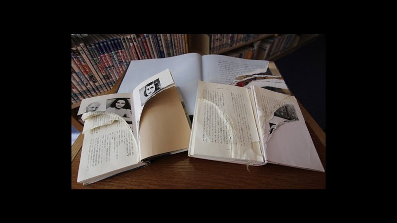 Giappone, 265 libri su Anna Frank danneggiati in 31 biblioteche Tokyo