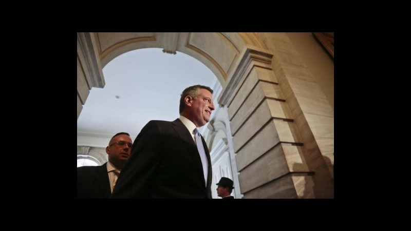 Usa, Cbs filma auto de Blasio: viola limiti velocità e ignora stop
