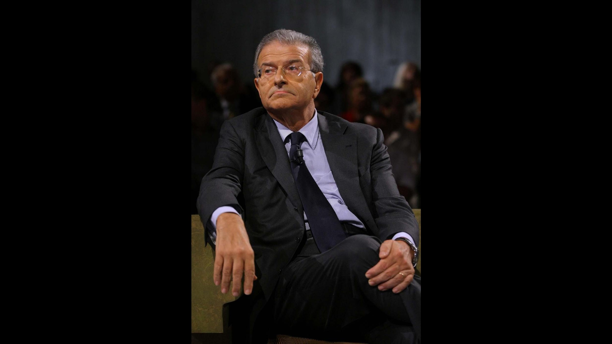 Governo, Cicchitto: La parola ora è a Monti, ma coinvolga tutto il Pdl