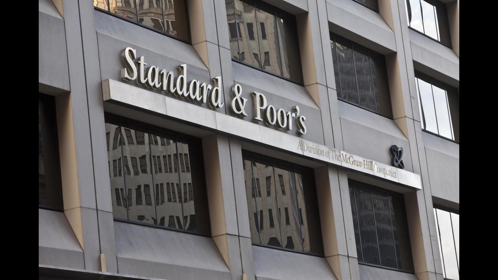 Ucraina, S&P taglia il rating a ‘CCC’ per crisi politica