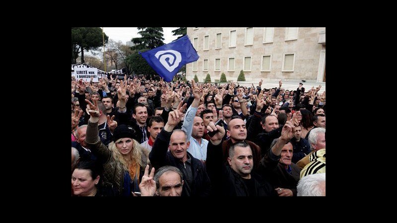 Albania, 5mila attivisti opposizione marciano contro governo a Tirana