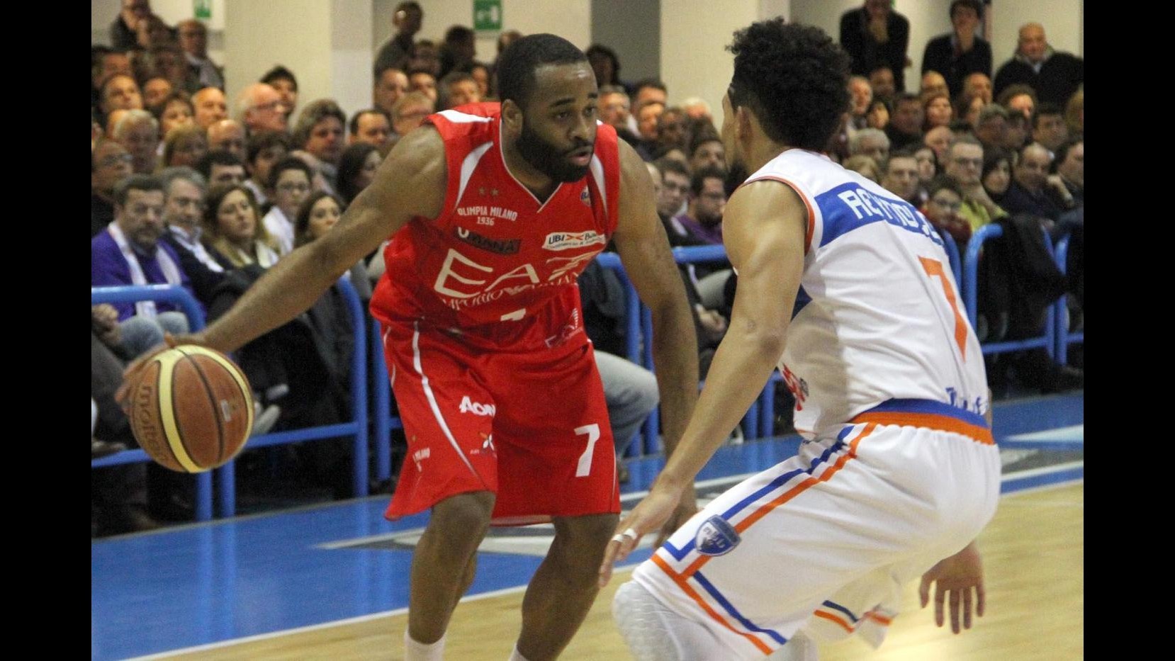 Basket, Serie A: Varese ko, Milano entra in final eight Coppa Italia
