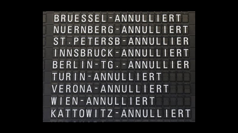 Germania, sciopero personale di terra: centinaia voli cancellati