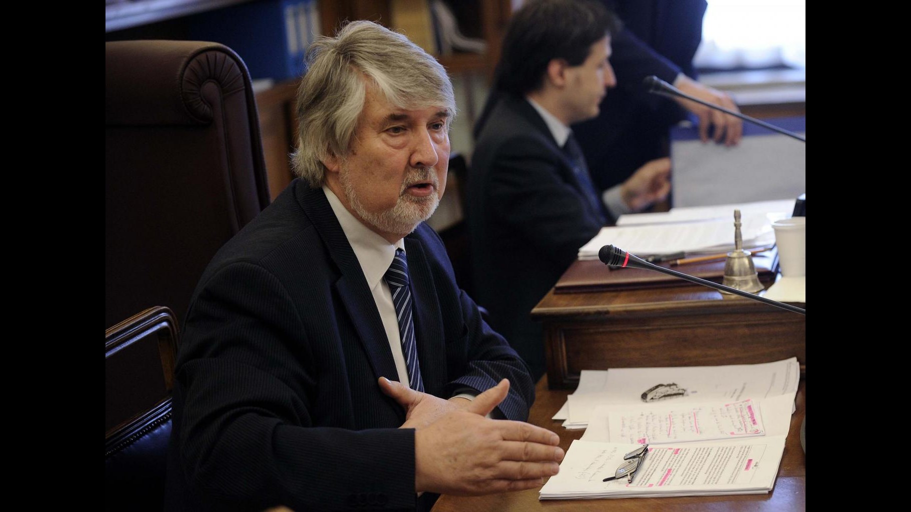 Poletti: Da ministro guadagno 4500 euro al mese, prima il doppio