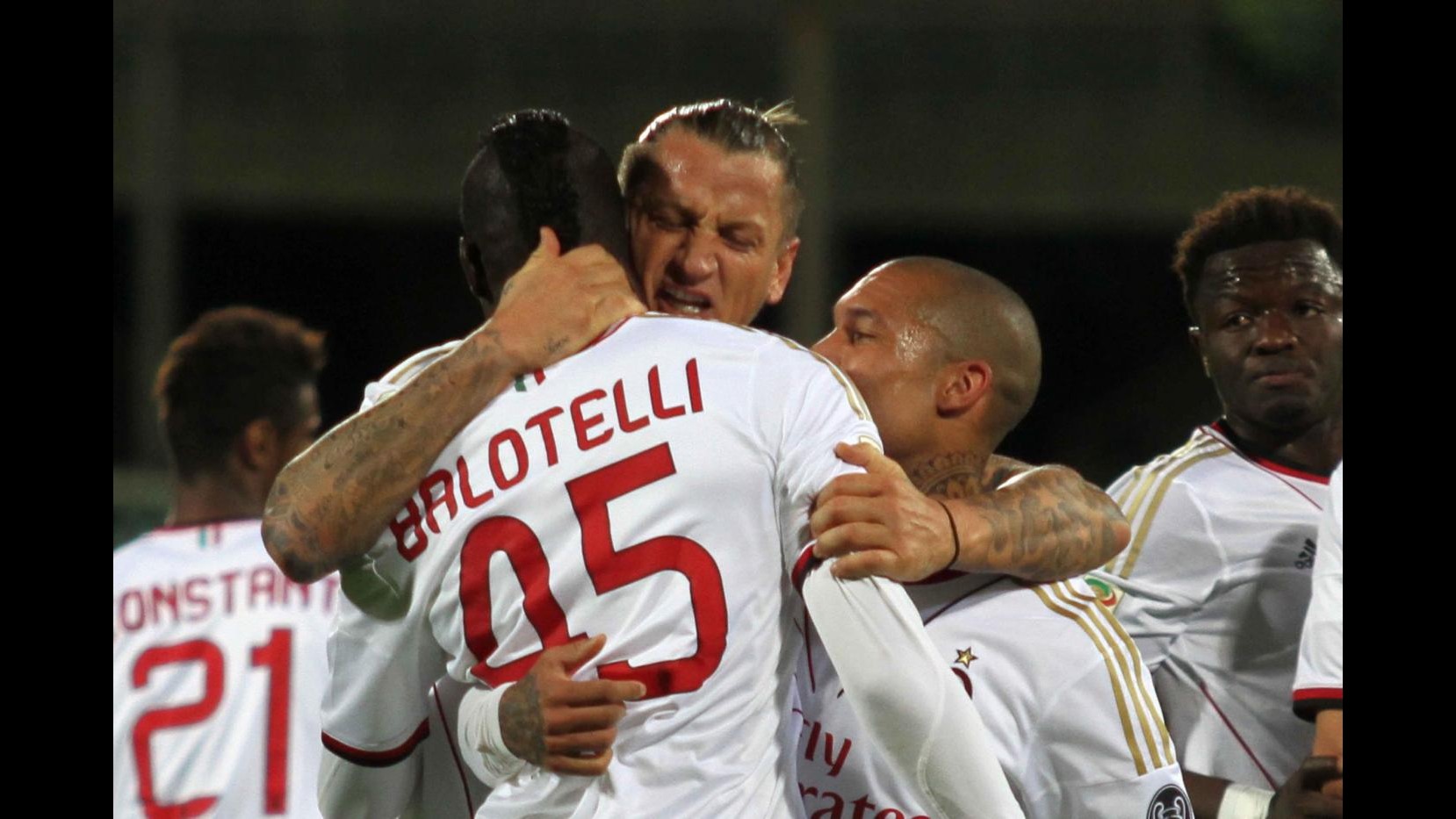 Serie A, il Milan risorge a Firenze: Mexes e Balotelli affondano i viola