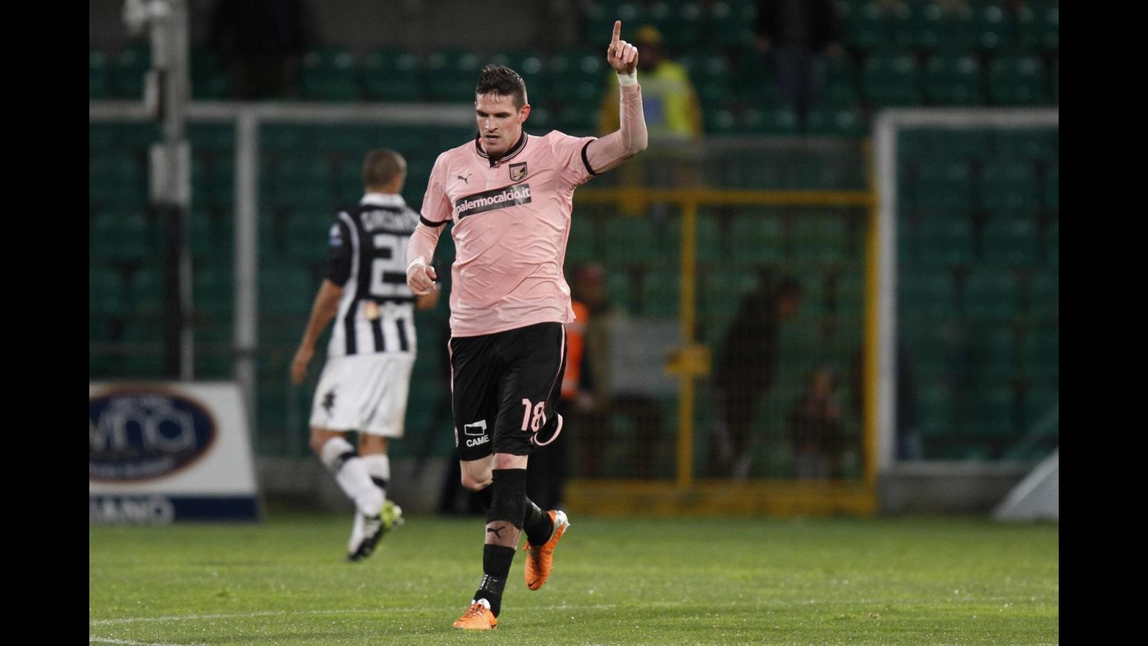 Serie B, frena il Palermo ma l’Empoli non ne approfitta. Trapani e Crotone corsare