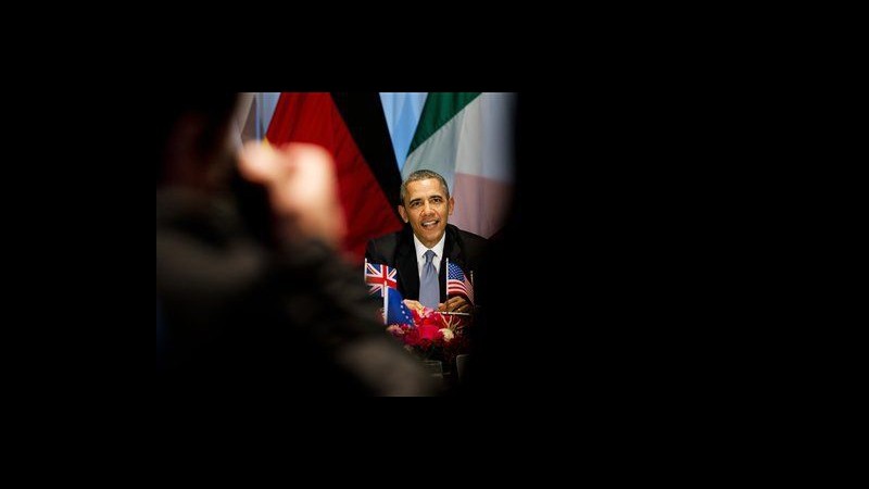 Ucraina, Russia apre al G8: Mantenere contatti. Lascia ministro Difesa Kiev
