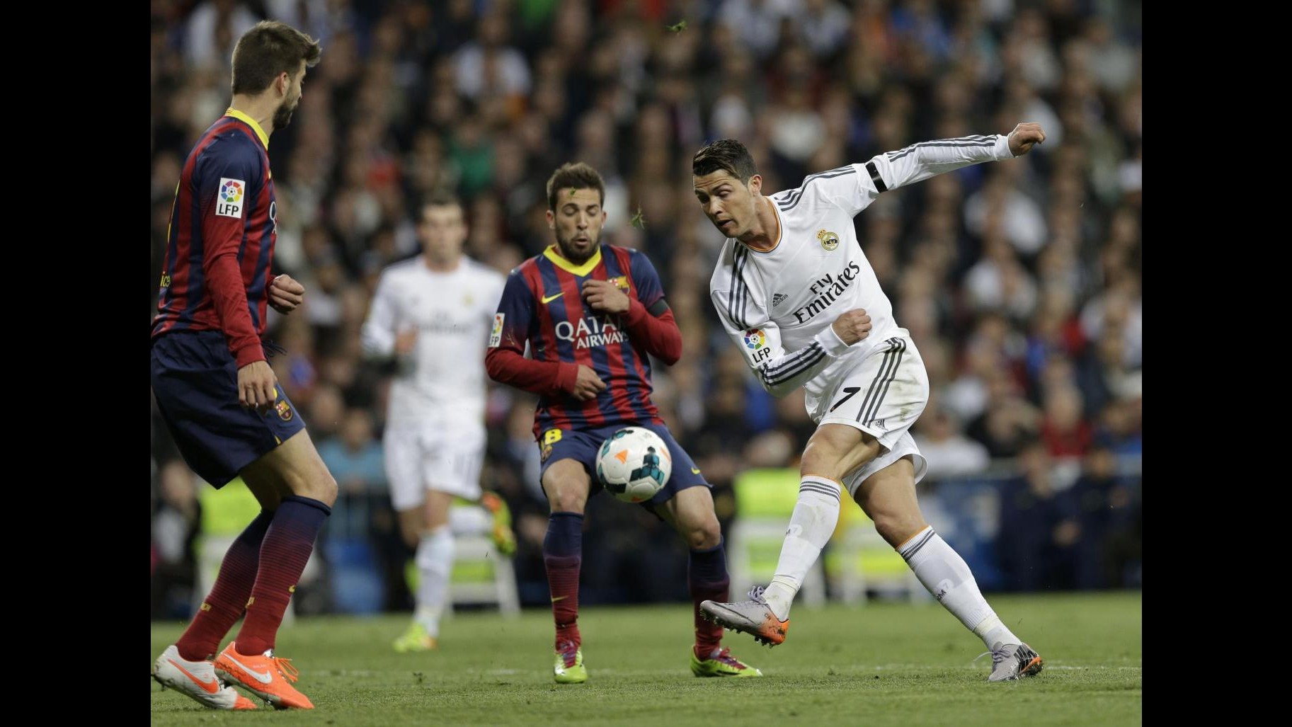 Polemica ‘Clasico’, arbitri denunciano Ronaldo e Ramos a Federazione