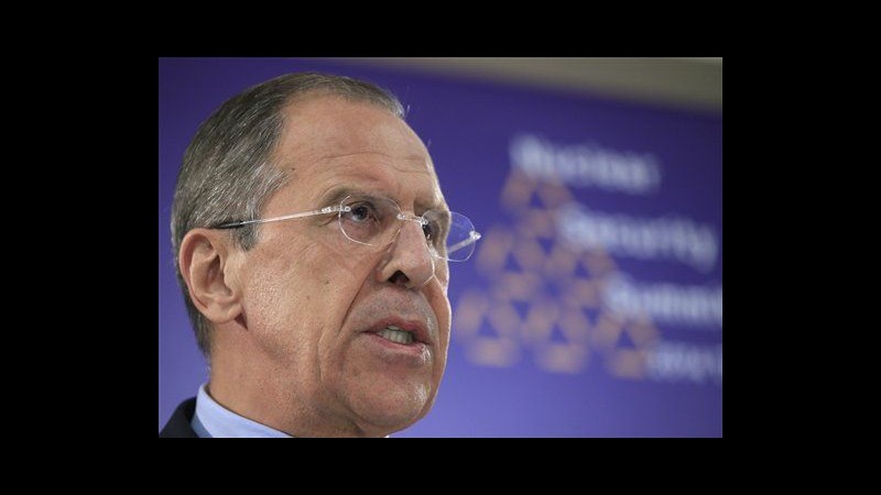 Ucraina, Lavrov: Nessuno può cacciare altri dal G8