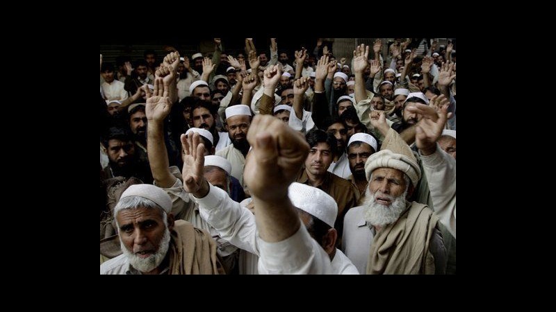 Pakistan, sciopero rallenta trasporto rifornimenti Nato in Afghanistan