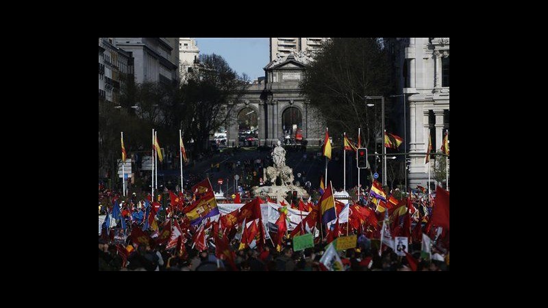 Spagna, a Madrid migliaia sfilano contro politiche del governo