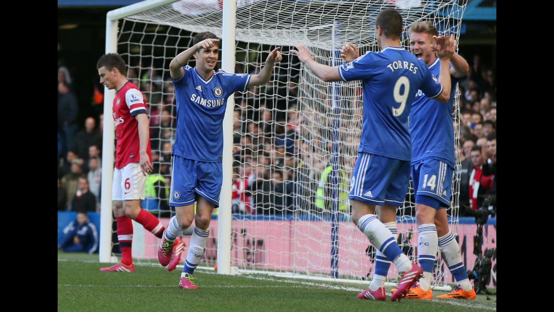Premier League: Chelsea strapazza Arsenal 6-0. Liverpool e City tengono il passo