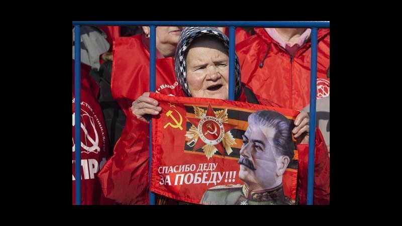 Ucraina, a Donetsk 5mila in piazza: Subito referendum come in Crimea