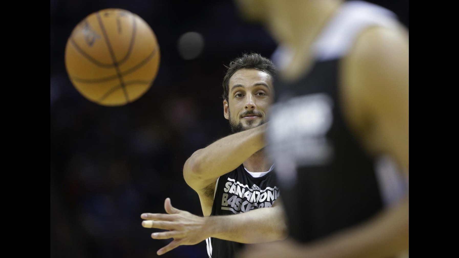 Nba: Belinelli trascina gli Spurs con 17 punti, Sacramento ko. Durant super ne fa 51