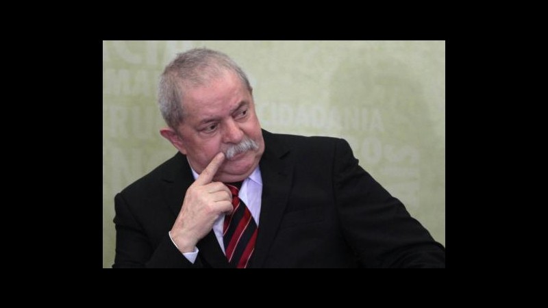 Brasile, media: Ex presidente Lula indagato in inchiesta corruzione