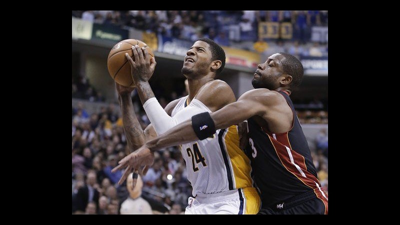 Nba, Miami cade ad Indianapolis. Lakers travolti ad Houston