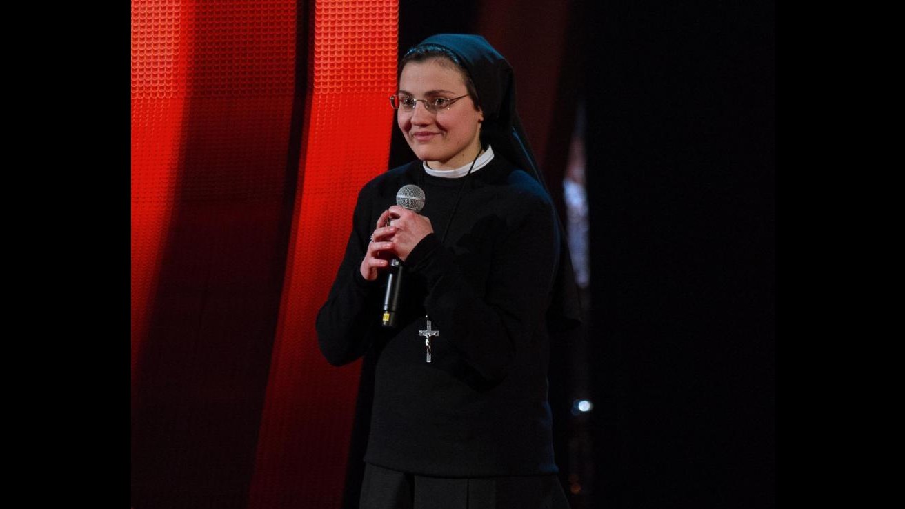 Rai2, web e stampa estera scoprono Suor Cristina di ‘The Voice’