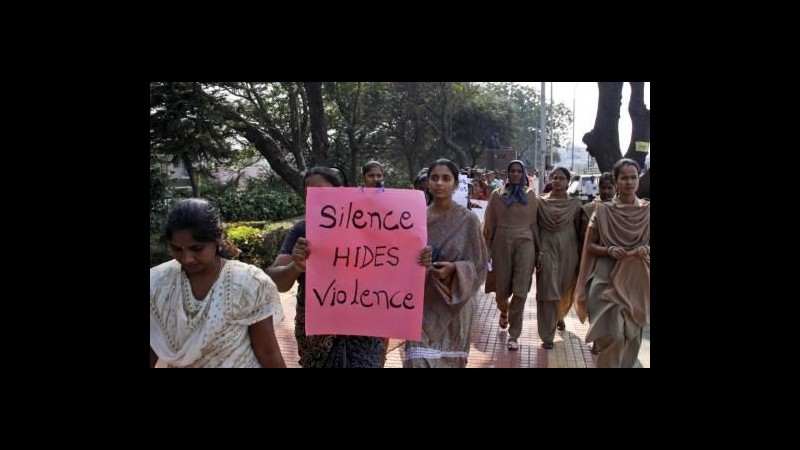 India, legale: Tre stupratori studentessa si dichiareranno innocenti