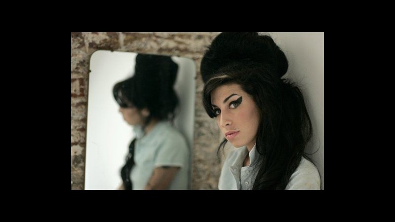 Seconda inchiesta conferma: Amy Winehouse è morta per abuso di alcool