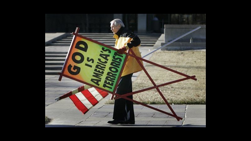 Usa, è morto il pastore Fred Phelps: predicava odio contro gay