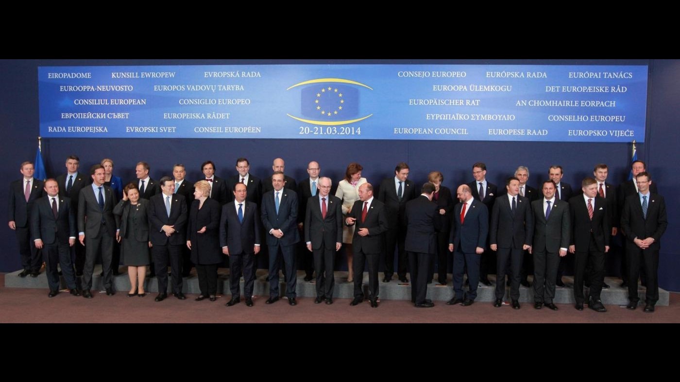 Ue, Bruxelles dà l’ok su riforme Italia ma Renzi rispetti gli impegni