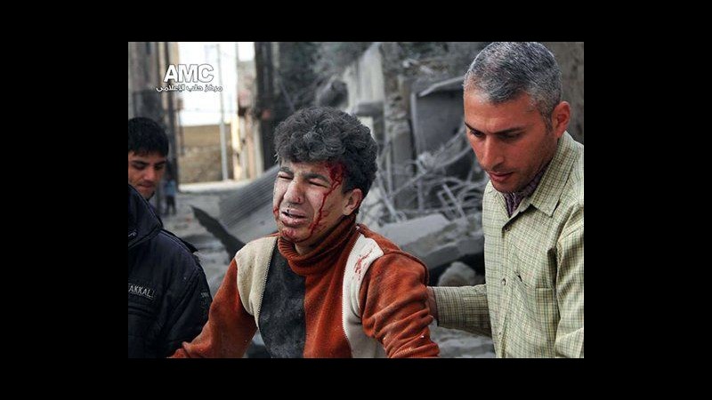 Siria, pesanti scontri a confine Libano: esercito chiude frontiera