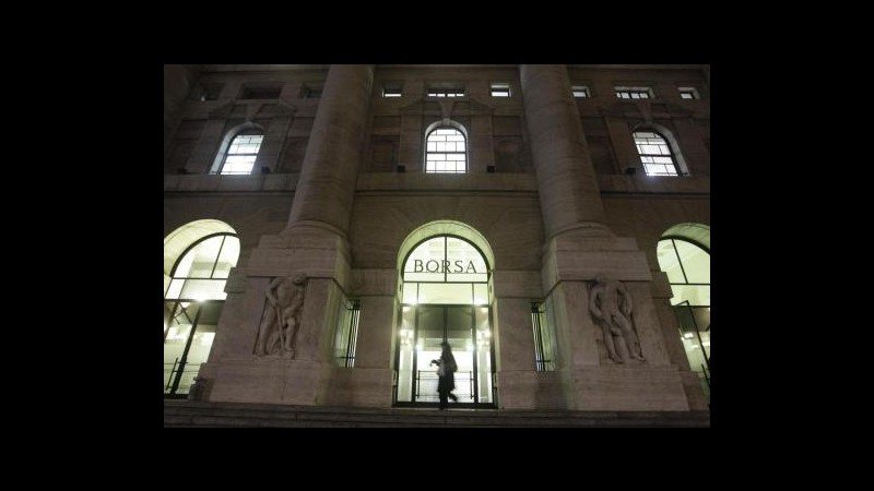 Borsa, Milano frena ma prosegue rally banche, vola Mps