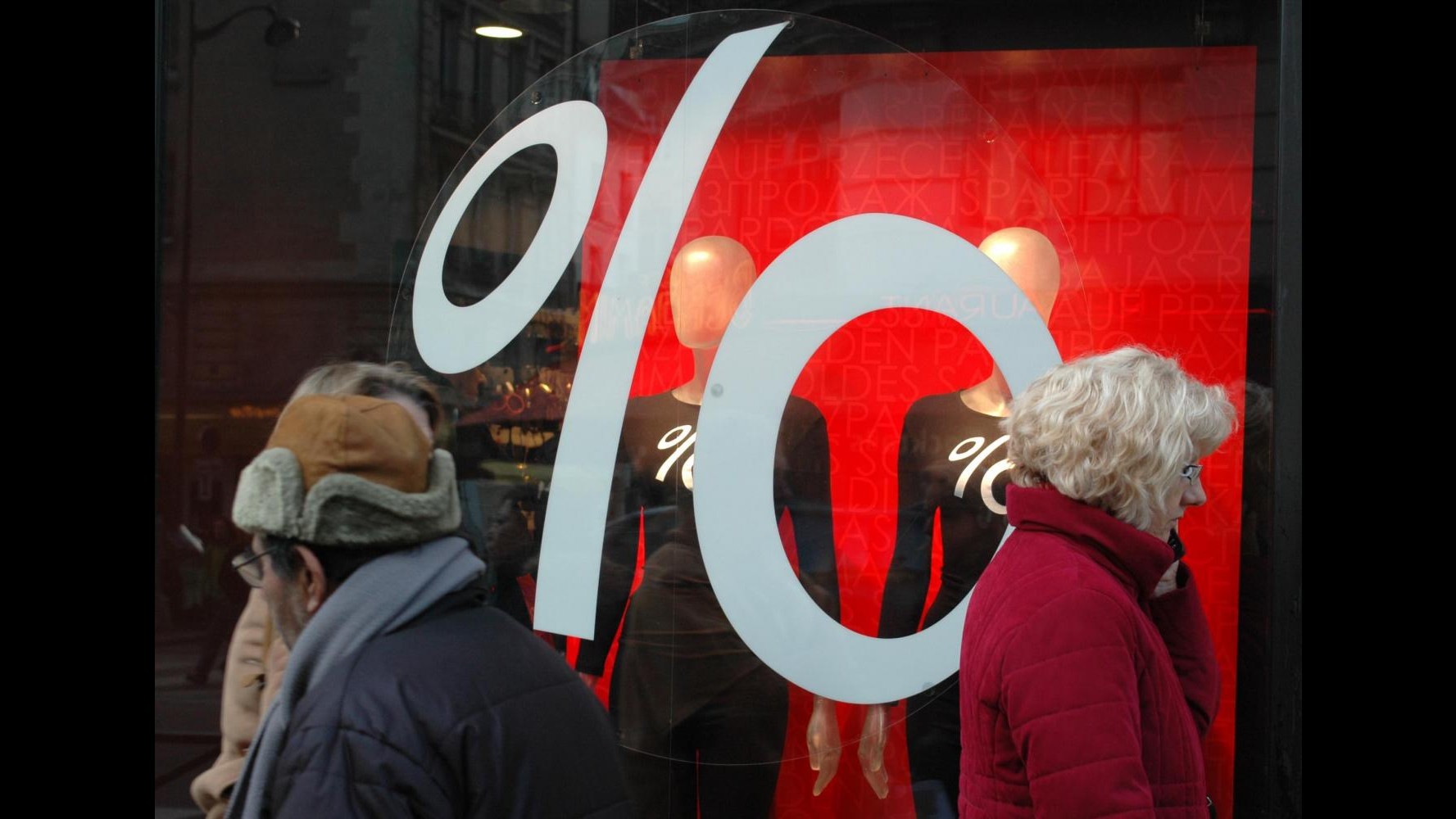 Saldi, Codacons: Nella prima giornata di sconti acquisti giù del 10%