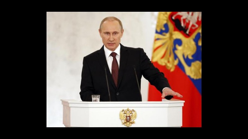 Putin firma accordo per ingresso Crimea in Russia. Francia: Mosca sospesa dal G8