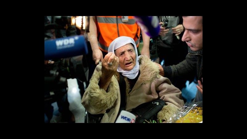 Siria, rifugiata di 107 anni riunita a famiglia in Germania