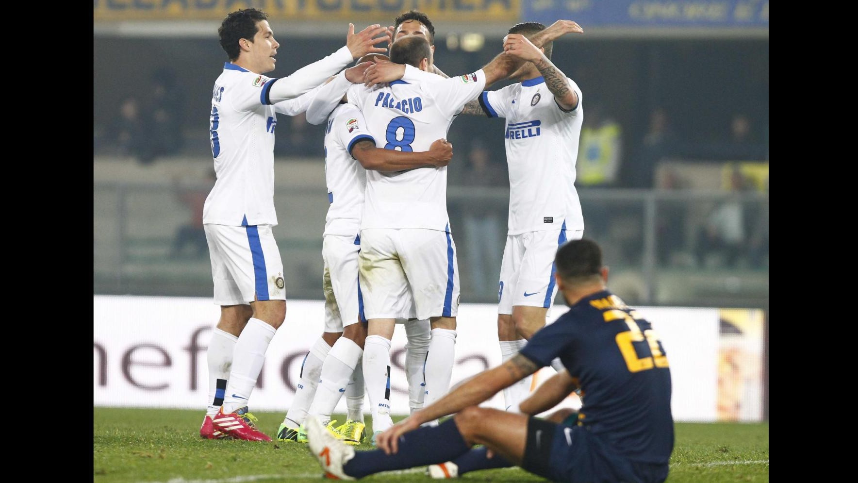 Serie A, l’Inter passa a Verona con Palacio e Jonathan. Mazzarri quarto vede l’Europa