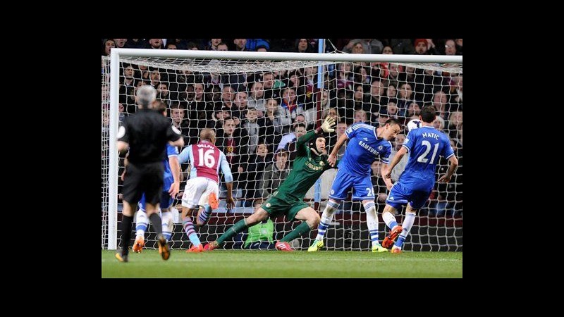 Premier League, Chelsea ko contro l’ Aston Villa. Mourinho espulso. Il City si avvicina