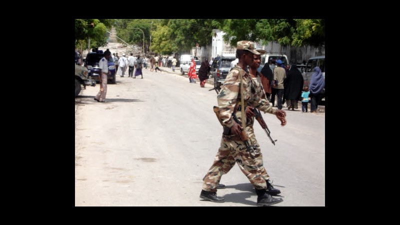 Somalia, kamikaze aziona per errore autobomba: muore, vittime