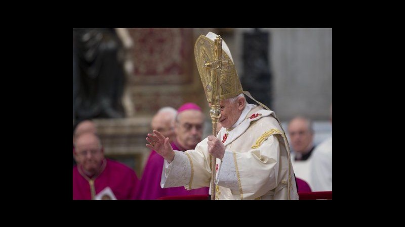 Vaticano, scala impalcatura a S.Pietro e dice a Papa:’Stop terrorismo’