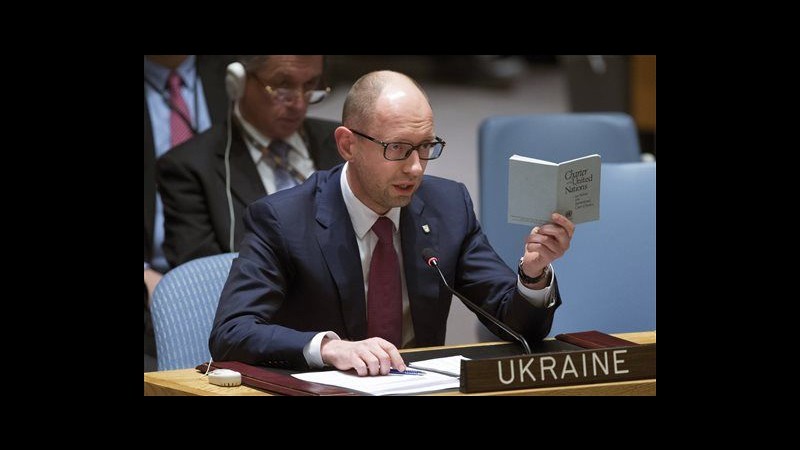 Ucraina, Yatsenyuk: Da Russia aggressione militare, inaccettabile