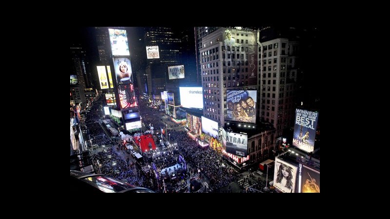 Capodanno,primi spettatori a Times Square per ammirare sfera cristallo
