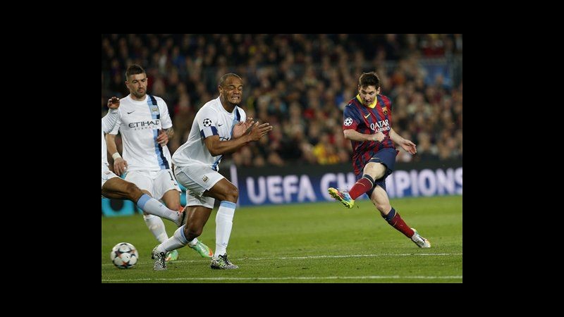 Champions League, Messi-Dani Alves stendono Manchester City: Barcellona vola ai quarti