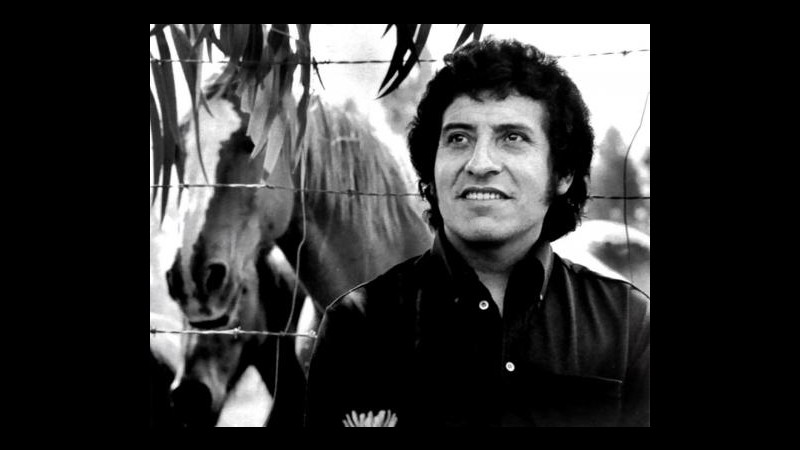 Cile, 8 ex militari regime accusati per morte cantautore Victor Jara
